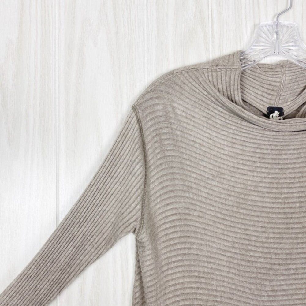 Free People | We The Free | Tan Lovers Rib Split Back Pullover Size XS - Picture 3 of 5
